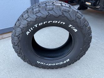 Set (5) New BF Goodrich KO2 tires 265 70R 17