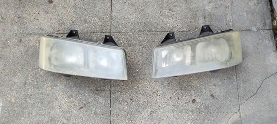 Chevy Express Van Headlight 