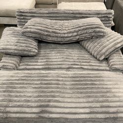 Wills Oversize Couch Chair Gray