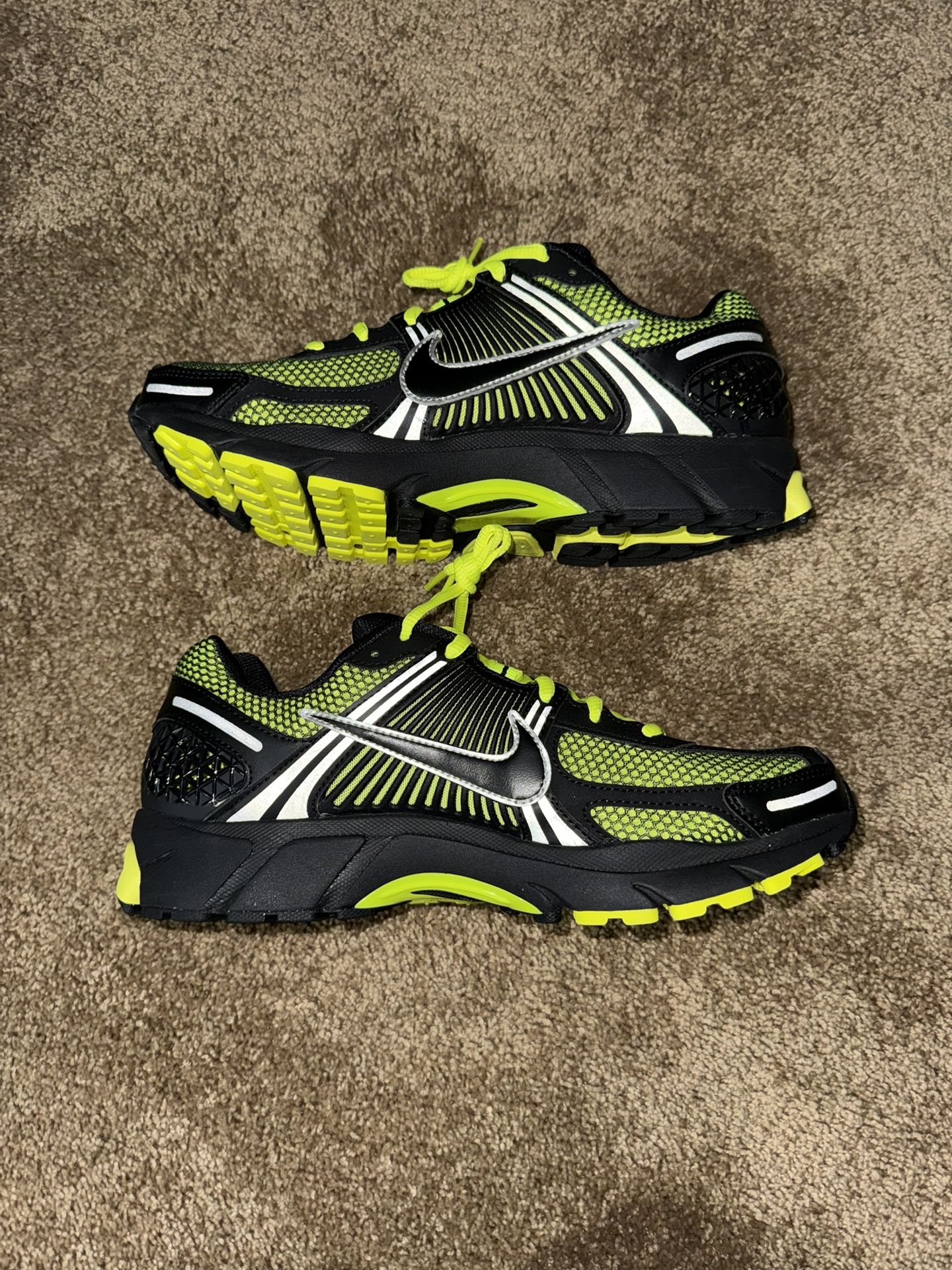 Nike Vomero 5 Size 10.5