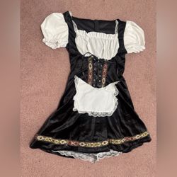 New Medium dress costume Rennisance Octoberfest beer maid costume
