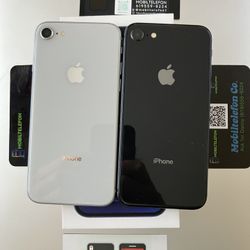 Iphone XR 64GB ANY CARRIER UNLOCKED WHITE OR BLACK