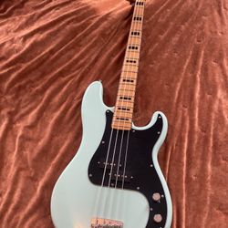 squier limited-edition classic vibe '70s precision bass