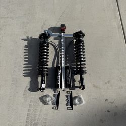 Fabtech Dirt Logic 2.5 Coilovers w/ Reservoirs F150 – Low Miles