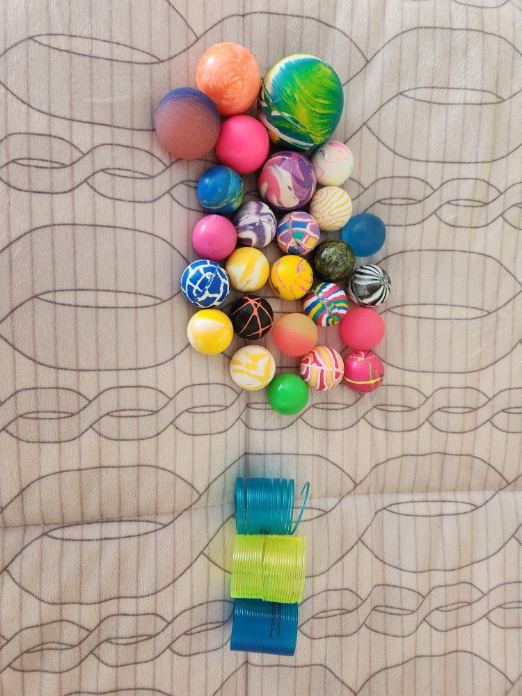 26 Small Bounce Balls And 3 Small Slings