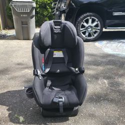 Nuna Rava Car Seat