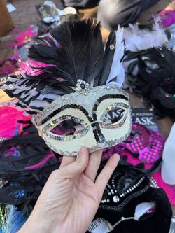 Masquerade Fancy Feather Mask New 