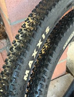 Maxxis Recon Tires