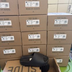Yeezy Slides Onyx 