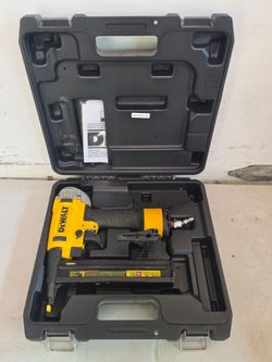 DEWALT
Crown Stapler