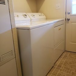 Gently Used washer and dryer In Great Condition!!