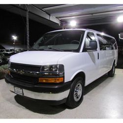 2017 Chevrolet Express 3500 Passenger 