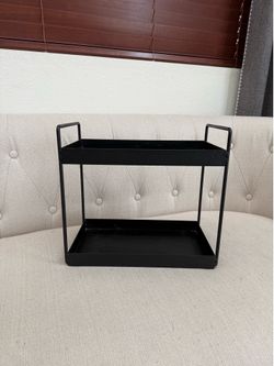 Metal tiered tray