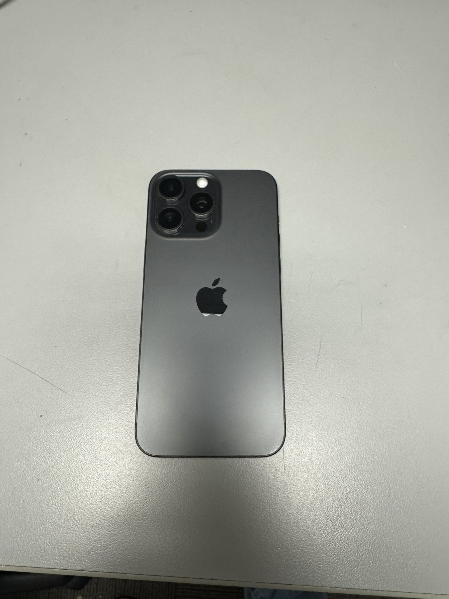 iPhone 15 Pro max AT&T / Cricket