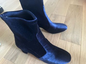 Ann Taylor Navy Velvet Ankle Booties – Size 11 – Block Heel
