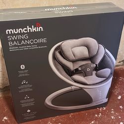Munchkin Bluetooth Enabled Infant Baby Swing, 5 Ranges of Motion, White, Unisex