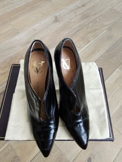 Vince Camuto Leather Shoes 7.5 Feels Like 7