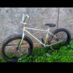 WOW!! Rare exclusive CHROME Surly Moonlander BMX bike needs tubes and brakes. Rare exclusive OFFSET Refe