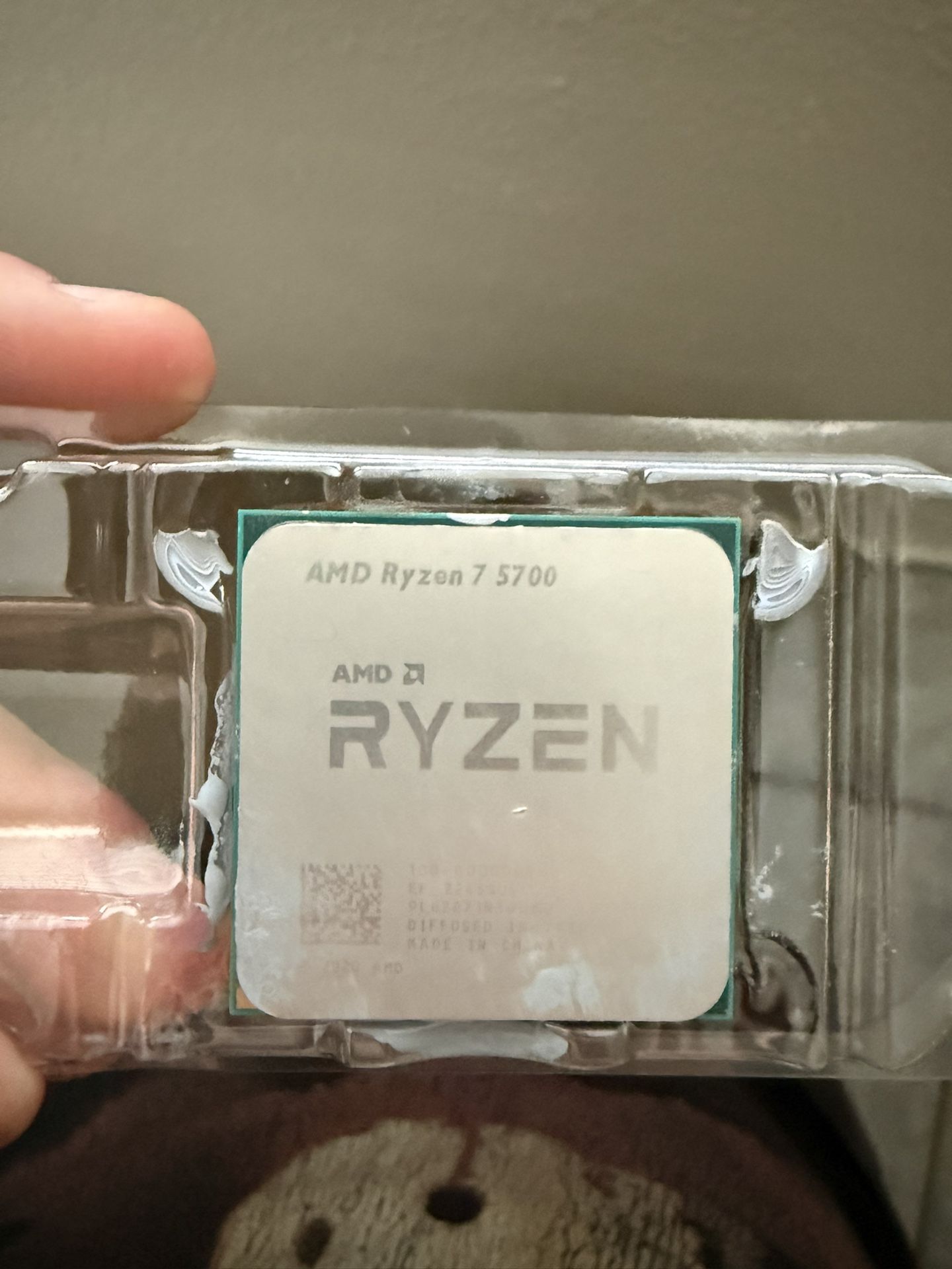 Ryzen 7 5700 CPU Read Description