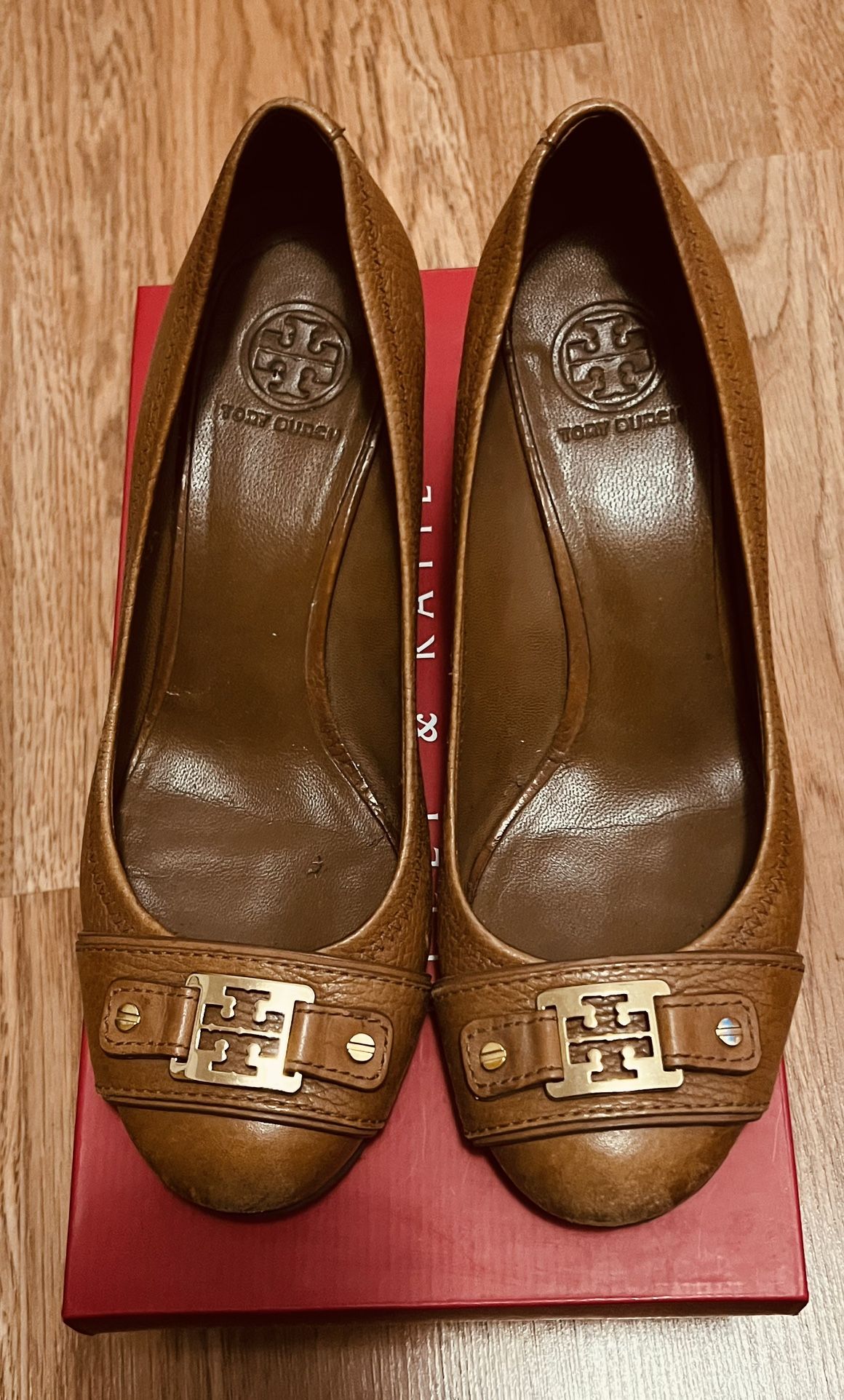 Authentic Tory Burch Brown Wedge Size 9 With 3 Inches High