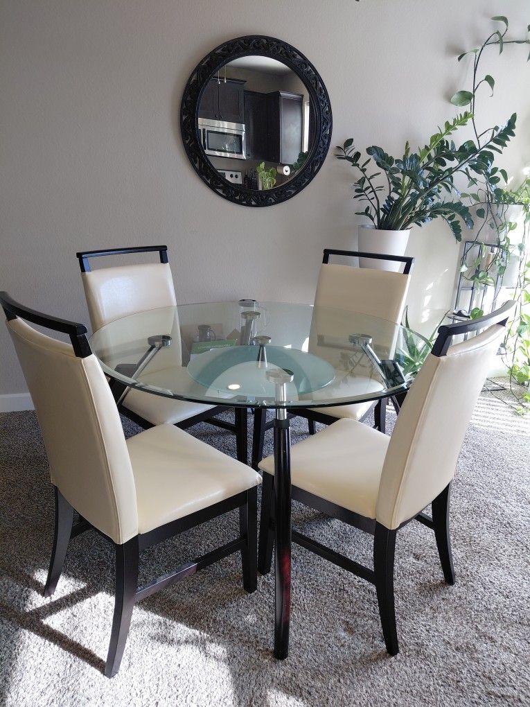 Dinning Room Table W/ 4 Chairs
