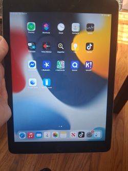 Ipad 5th Generation 32 Gigs 