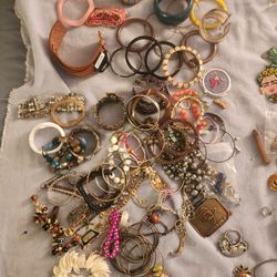 Bracelets 
