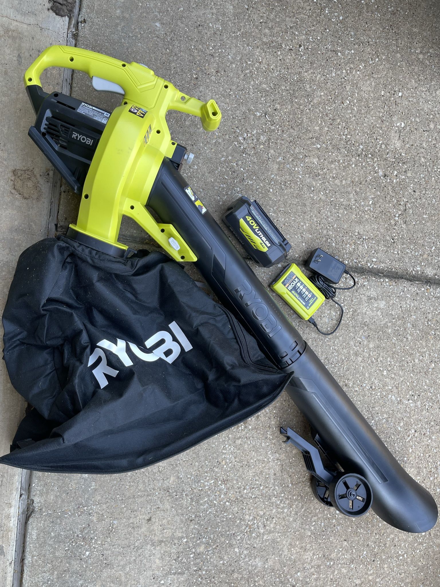 Ryobi 40V Vac Attack Cordless Leaf Vacuum/Mulcher with Ah