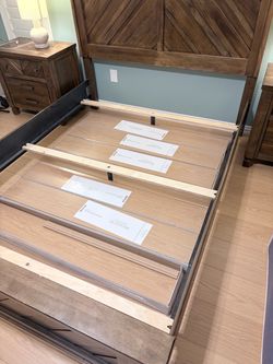 Queen Bed - Wood