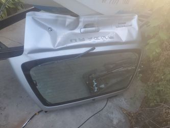 Subaru hatch door