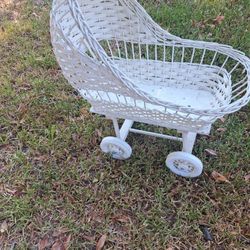 Vintage   Doll Bassinet 