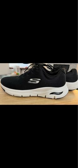 Skechers Arc Fit Slightly Used Women’s Size 8