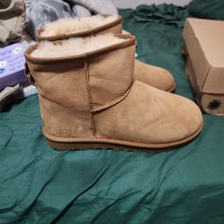 W Classic Ugg's 