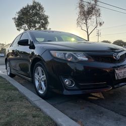 2014 Toyota Camry se Hybrid Limited Edition