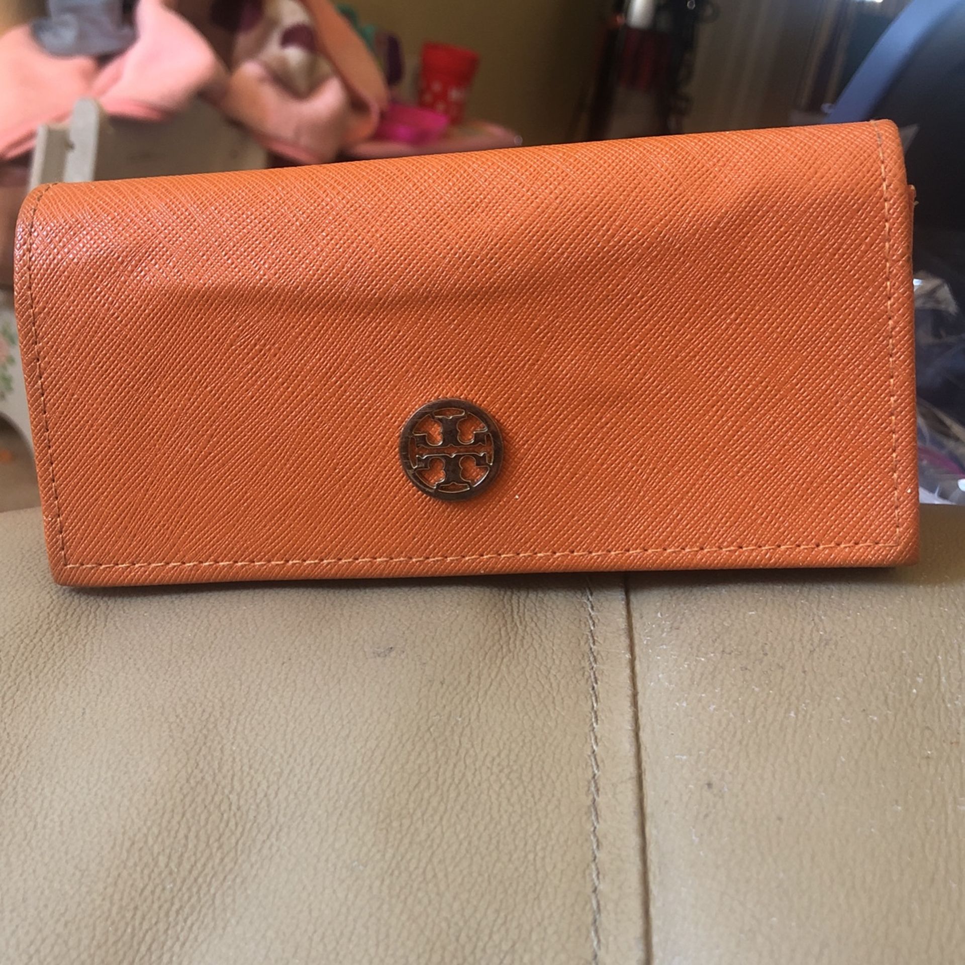 TORY BURCH Sunglass case! Tory Burch Sunglass Case | Mercari main image 3