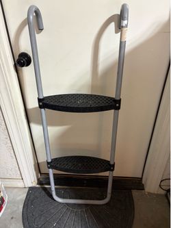 Trampoline ladder