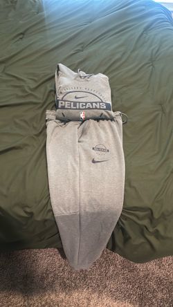 Exclusive New Orleans Pelicans Team Sweatsuit