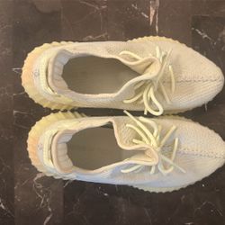 Cream Yeezy 350 Size 10 100% Authentic Nearly Brand New