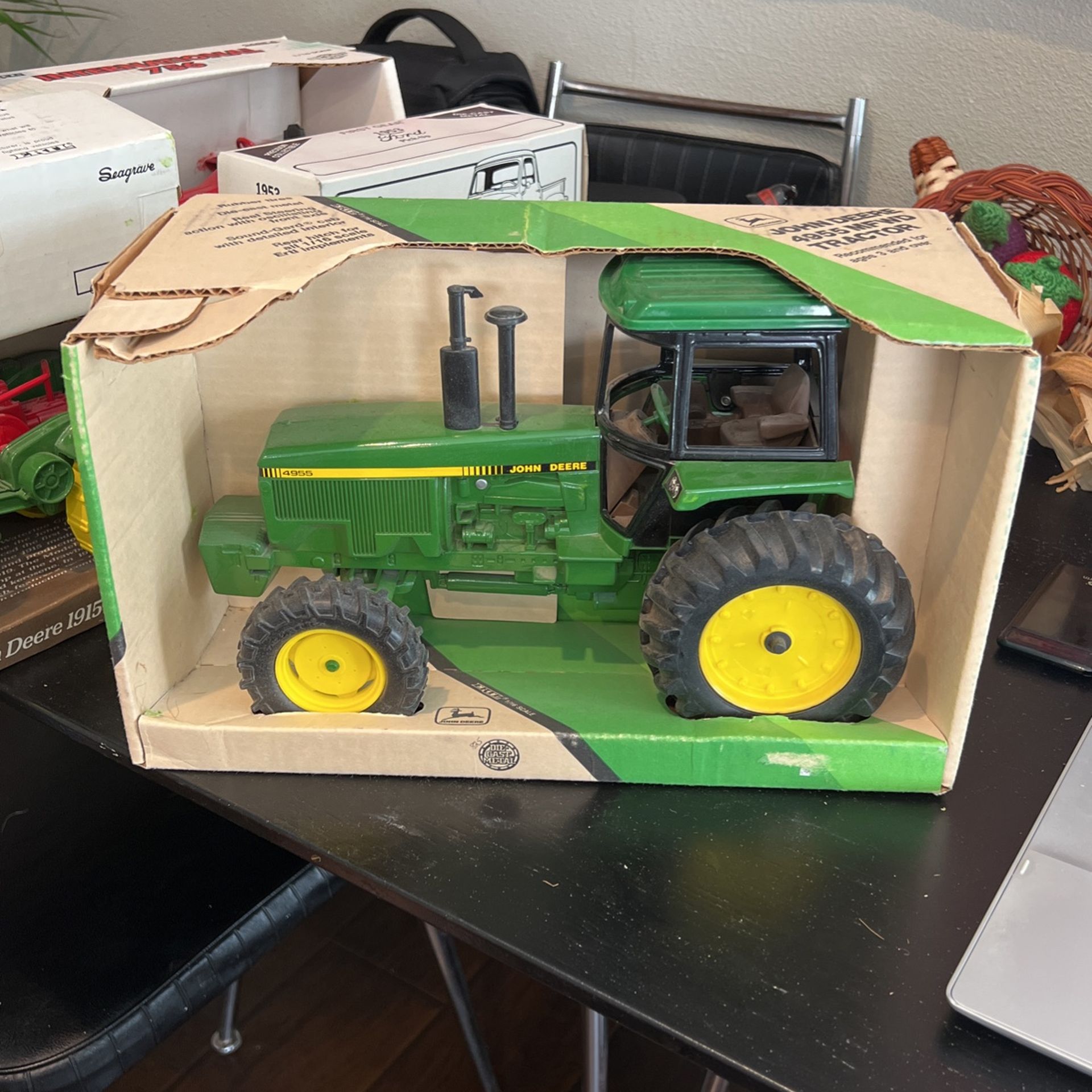 Vintage John Deer Tractor 1/16th Scale 