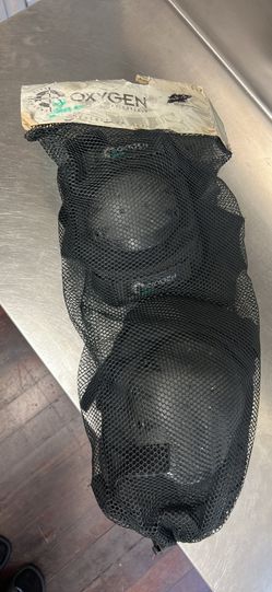 wrist/knee and elbow pads