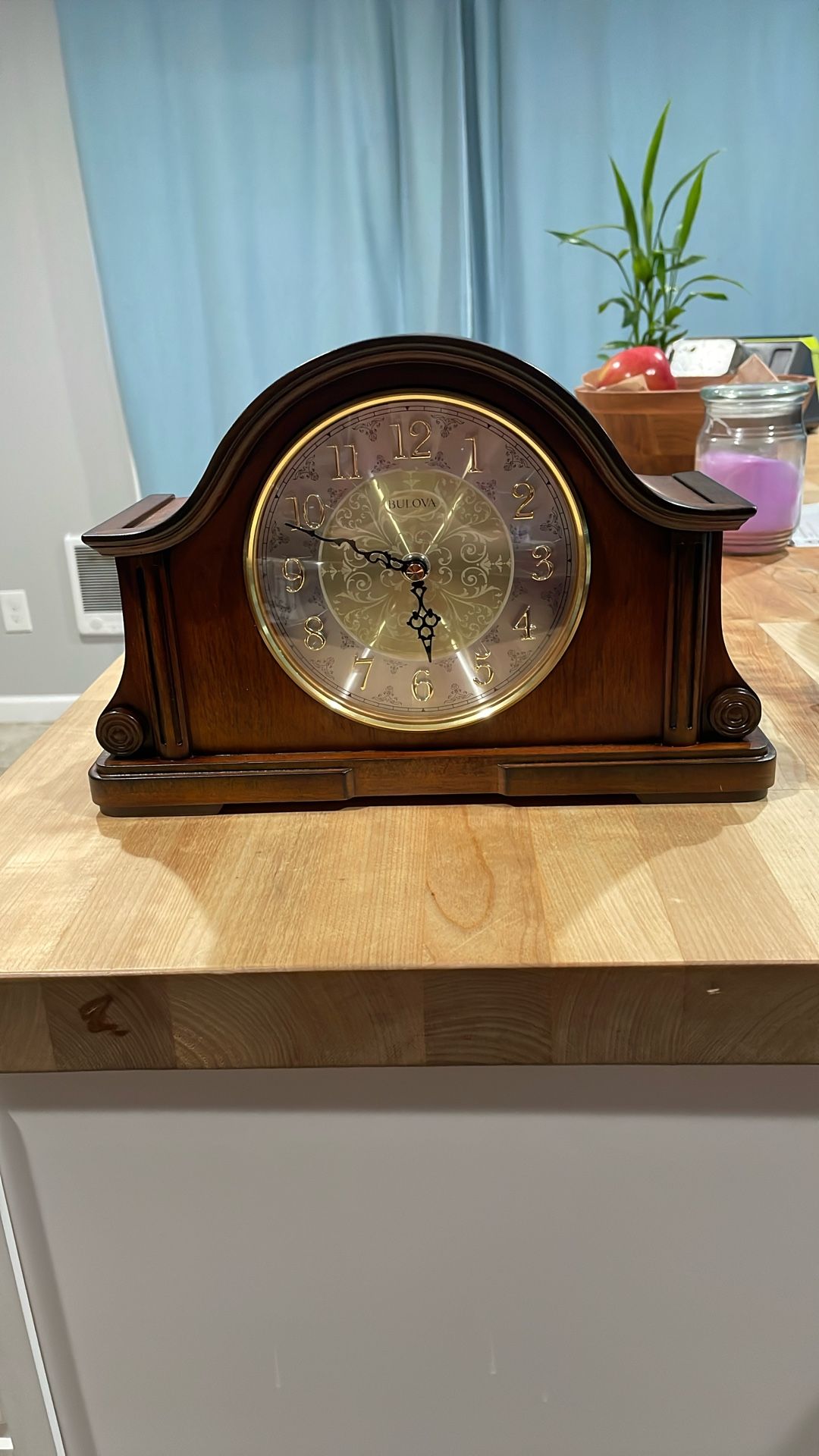 Bulova B1975 Chadbourne Old World Clock