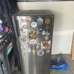 Mini Fridge 