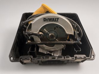 DeWalt 7 1/4 Circular Saw + Original Hard Case $70 OBO