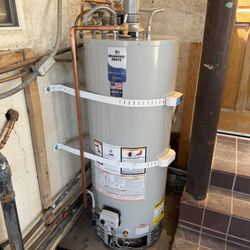 Water Heater 40 Gallon, 50 Gallon, 75 Gallon Or Tankless Water Heaters