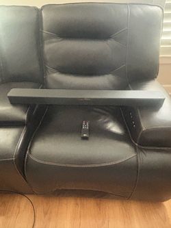 LG Soundbar with Remote like new