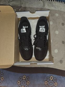 Size 10 mens nike air force shoes new box included