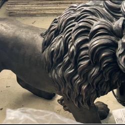 Majestic Lion Statue 
