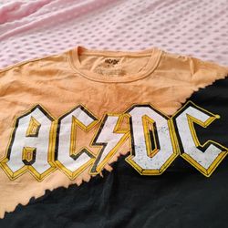 $10/Size Large/ Cropped T-shirt/FCFS NO HOLDS  