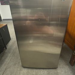 SANYO SR-366S Stainless Steel Mini Fridge