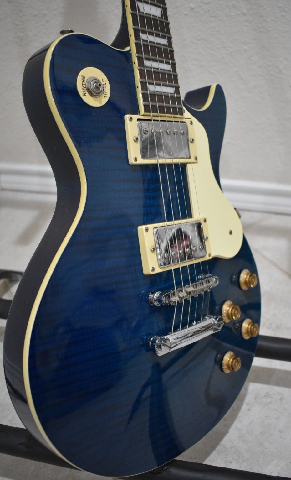 Samick Avion Series AV 3TBL Electric Guitar (blue Sunburst Greg Bennett Design)